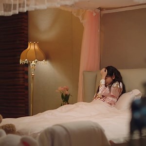 😳Blind woman accidentally regains sight after fall！ #drama #cdrama #ForeverLove #chinesedrama #盲心千金 #爱情 #kiss #love #sweet #热播剧 #都市 #大陆剧 #甜寵劇 #中国电视剧 #微剧 | 深夜看剧 Drama at night