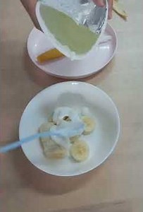 香蕉+優格+自製的桑葚果醬 有助整腸.消化.排便.果醬帶酸甜.果肉棉甜可口