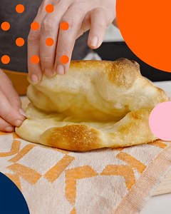 Miltäs kuulostaisi pizza sandwich? 🍕 Täytetty pizza tuo mukavaa vaihtelua perinteiselle pizzalle. 😍 Resepti: k-ruoka.fi/reseptit/pizza-sandwich 📲 Ainekset löydät tietysti K-Supermarketista! 💙 | K-Supermarket