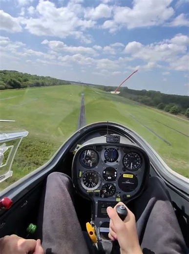 Twin II Glider Landing in Turbulence | Cockpit POV at Axel Airfield Netherlands