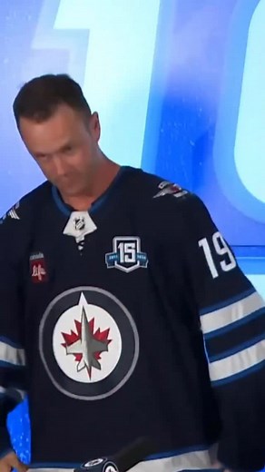 Slangin’ the Bizkit Podcast on Instagram: "Jonathan Toews situation nobody talks about. Watch the full interview on YT, link in bio 🎧 #hockey #podcast #winnipeg #jonathantoews"