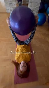 Jak przygotować się do kolonoskopii krok po kroku? 1. Konsultacja z lekarzem: Omów przyjmowane leki i ewentualne schorzenia. ￼ 2. Dieta ubogoresztkowa: Na 3-5 dni przed badaniem unikaj produktów z drobnymi pestkami, pełnoziarnistych oraz surowych owoców i warzyw. ￼ 3. Oczyszczanie jelit: Stosuj zalecone przez lekarza środki przeczyszczające zgodnie z instrukcją. ￼ 4. W dniu badania: Pozostań na czczo; możesz pić klarowne płyny do 2-4 godzin przed procedurą. ￼ ⸻ Jak się przygotować, kiedy mam sto