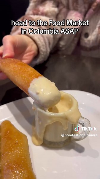 If you’re looking for a great place to grab lunch or dinner, head to The Food Market in #Columbia. They’re known for their contemporary American food, and their menu’s super creative 🙂 There were so many yum dishes I wanted to try. Think crab cake sundae, reuben poutine, fried Mac & grilled cheese, and so much more 🤤 Here’s everything my mom and I got during our most recent lunch there: ▪️Amish Soft Pretzels ($12): obscenely good. They came out pipin’ hot and were so buttery and delicious. The