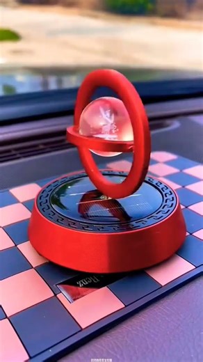 Aromatherapy Solar-Powered Diffuser, it turns on when exposed to light.