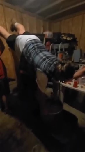 Jessica Amann (@jessica_0.2.1)’s videos with Drop 'Em Out - Wheeler Walker Jr.