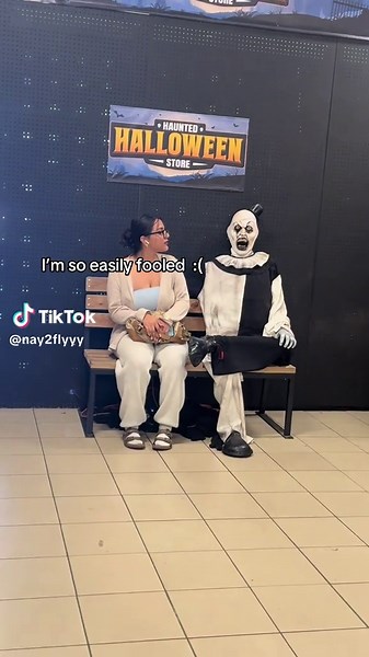 Terrifier Clown Prank: Easily Fooled Reactions