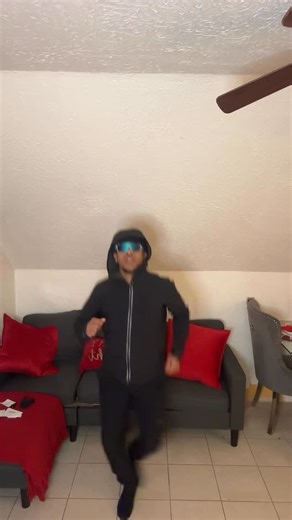 Ant 🇩🇴 on Instagram: "How you gon up & jiggle bang 🕺🏾😅🔥 - - - - - #contentcreator #viral #jersey #explorepage #getjiggy"