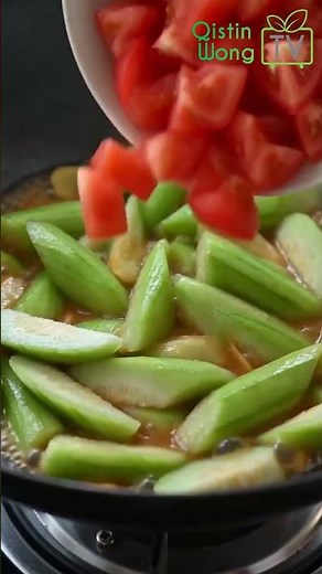 🔥鮮甜多汁！「番茄炒絲瓜」加一味超下飯，零失敗5分鐘快速上桌！清爽家常菜做法🍅🥒