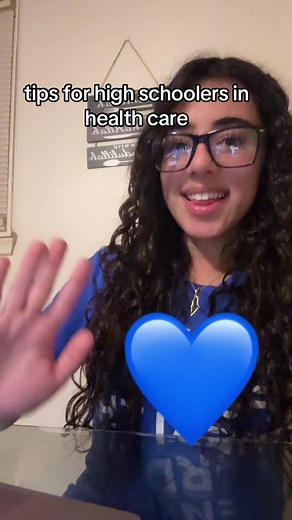 Top 5 tips to get ahead in healthcare —— 1. Create a professional email 2. Create a LinkedIn account 3. Always have an updated resume on hand 4. Set time aside everday to research opportunities near you and apply ASAP 5. Shadow / write cold emails HM. Use the |inktree in my bio! #healthcare#fyp#young#medicine#hospital