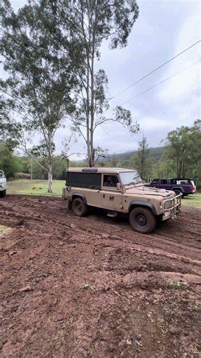 Land Rover Perentie Saves a Truck and Camper #carbonoffroad #kineticrope