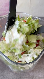 Schneller gemischter Salat mit Dressing Rezept #rezepte #salat #salatliebe #salatrezept | Mysteria‘s Einfache Rezepte