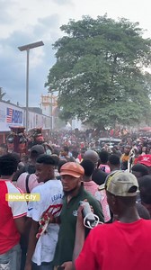 This is the most attended Ofala Nnewi Festival in history. Ofala Nnewi 2025, which is the 62nd Ofala of HRH Igwe Kenneth Orizu(III), during which our Igwe celebrated his 100 years on earth witnessed an unprecedented attendance, with over 30,000 people attending the event. This video of Ofala Nnewi 2025(Day 2) here is just video of the entrance to the palace, and the crowd here is nothing compared to the crowd inside the palace. This is incredible. | Nnewi City