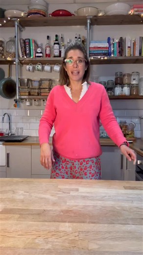 Nonna’s Magic Cake recipe - 5ingredients, the easiest cake recipe and it can be transformed into hundreds of flavour combinations! Some important tips below - but first SAVE, LIKE this and SHARE it with one person who needs a baking win today! And FOLLOW me for more simple, Italian recipes for busy people! Preheat oven to 180C Weigh 3-5 eggs in their shells (I think 4 is the perfect combo but you can make more or less) Whatever the weight of the eggs, mix equal quantities of self raising flour, 