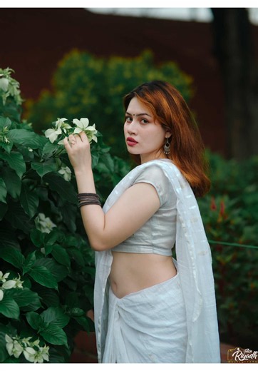 ক্যামেরার সামনে যতটা সুন্দর, ক্যামেরার পেছনের গল্পটাও ঠিক ততটাই সুন্দর। ✨📸 চাঁদিমা উদানে আজকের এই BTS-এর কিছু মুহূর্ত আপনাদের জন্য