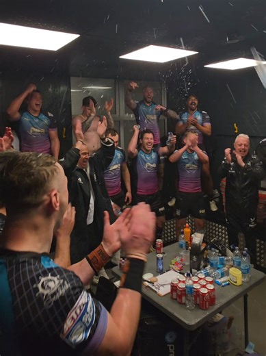 Hull FC Boys Sing a Song