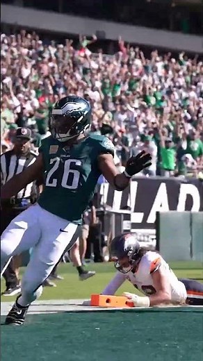 Saquon Barkley runs it in for the touchdown #shorts