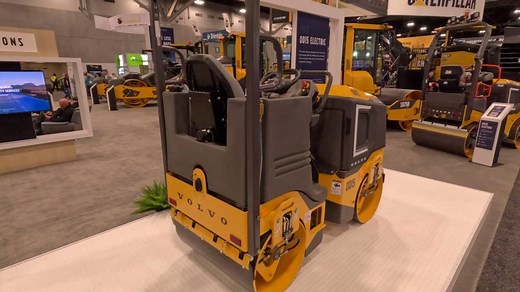1K views | From diesel to electric: Volvo’s DD15 roller keeps the power, drops the emissions. Get a walkaround tour. https://ow.ly/ZHtt50X2toJ | Equipment World | Facebook