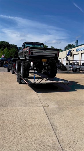 The Money Pit monster truck has arrived! | Southern Monster Truckin
