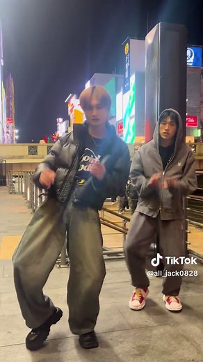 Stray Kids DIVINE Dance Performance Highlights