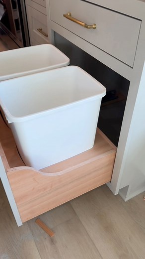 Pull out trash cans #carpentry #woodworkingtips #foryouシ #fbreels | Olman Castellanos