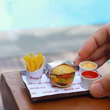 2 MINUTE COOKING MINIATURE BURGER #divein #asmr #cooking