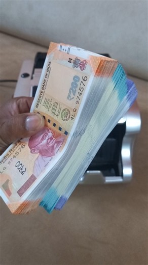 Counting Indian Currency Notes Fast Using Automatic Machine 💸💵 #notes #money #shorts