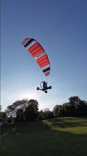Hacker cloud 0.5 RC powered paraglider