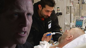 Tú sabes que en la vida, al igual que en el mar de Bering, las peores tormentas llegan sin avisar… ¡Y eso fue lo que le ocurrió a los hermanos Harris! Tras la inesperada muerte de su padre, deberán tomar el mando de uno de los barcos pesqueros más legendarios de Alaska, pero conseguirlo … no será nada fácil 🧓🏥⚠☠️ #PescaMortal | Discovery Latinoamérica
