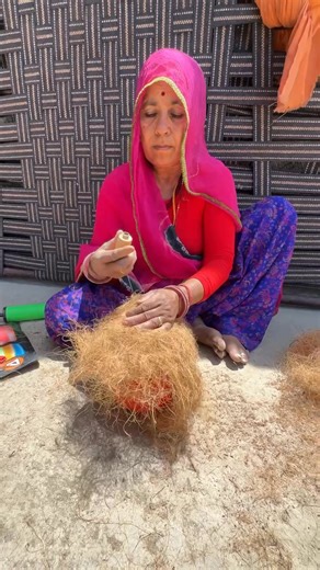 गाँव की अनपढ़ महिला का कम्प्यूटर दिमाग़ ! बेकार घास से बनाया ग़ज़ब का समान👉👉Computer brain of an illiterate village woman! Amazing thing made from waste coconut grass#villageart #villagehandart #magicart #artlookbook #artmagicpower #handpower #making #creative #useful #diy #art #diyart | Mr Bhakti Bharat