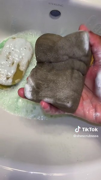 Hey 🫢👋🏾 Product dump for the products I forgot to get rid of when I left cleantok 🫣 #cleantok #shescrubssss #sinkclean #spongesqueezing #fypシ #viral #cleaningtiktok #bleach #asmr