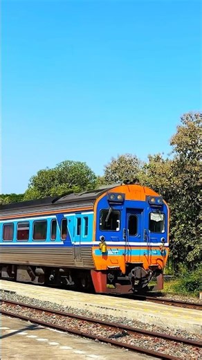 Daewoo DMUs on northern line, Thailand 2026. #รถไฟไทย #trains #travel #railway #railcar #passenger