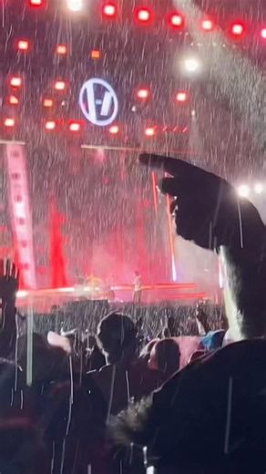 Twenty One Pilots - Seven Nation Army (The White Stripes) (Live @ Pinkpop 2026)