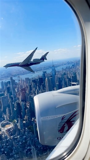 ✈️ Spotting a private jet over New York City is an INSANE view! 😍🗽