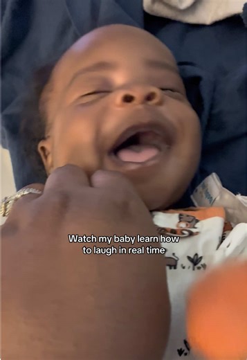 I love this age! Everything is so cute 😭 #newborn #3monthsold #3momthold