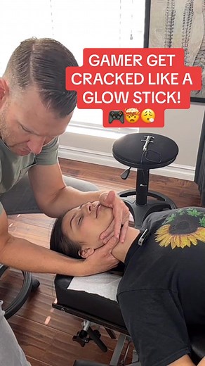 Gamer Crack Like a Glow Stick: Posture Adjustment