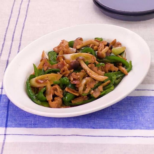 簡単すぐできる！ピーマンと豚肉のオイスターソース炒めのレシピ | デリッシュキッチン