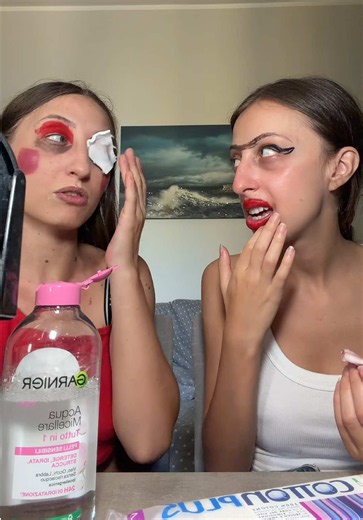 Riassunto del video: “Elena!” “E mo come facciamo?” 😩 | elena