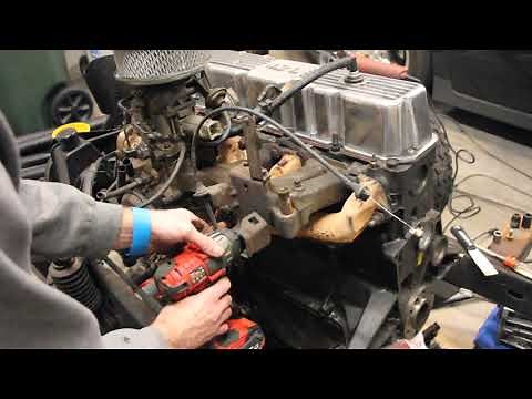 Jeep CJ7 Throttle Linkage Removal
