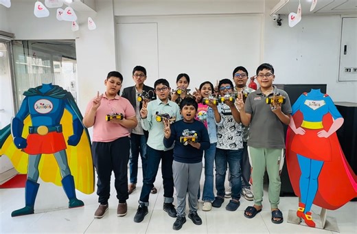 We are grateful to our amazing students of Creative Juniors’ Robotics for Juniors (Intermediate) 3rd batch for their spirit and love throughout their 2-month Robotics learning journey ! | Creative Juniors