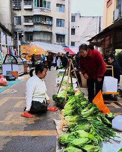 71K views · 458 reactions | This strong woman proves that nothing can stop her! | Trendy Magazine | Facebook