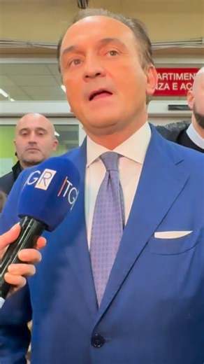 Ho appena incontrato il giovane agente della polizia insieme ai suoi colleghi all’Ospedale Molinette di Torino. Li ho ringraziati ed abbracciati a nome di tutto il Piemonte ❤️🇮🇹 | Alberto Cirio