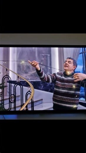 Man vs Baby funny scene (3) Christmas Tree and the Statue Spinning Stand #manvsbaby #rowanatkinson
