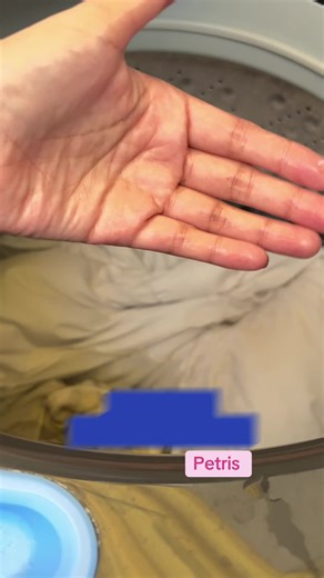 Cómo usar polvo azul añil para blanquear ropa blanca