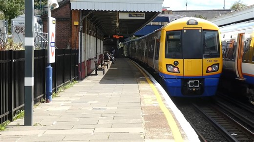 #1050033 Harlesden, 4 September 2019. Overground services depart in both directions. | Boogies Trains