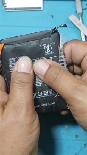 how to fix swollen battery, #mobile #tech #repair #fyp #viralvideo #redmiphones