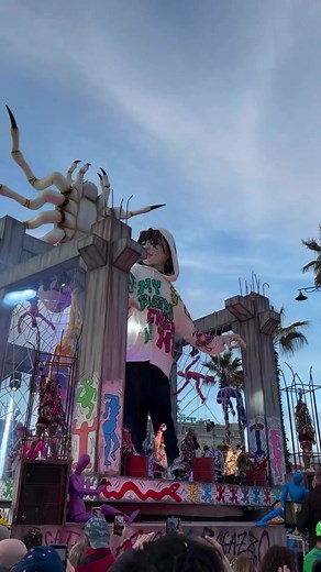 Mind-Blowing Rave Visuals: A Mesmerizing Techno Experience