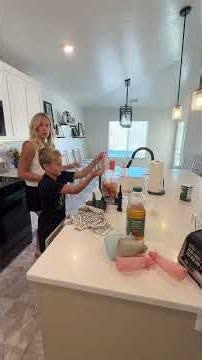 How many gallons of milk do you drink in a week? 😅 #dayinmylife #momlife #vlog #parenting #mom