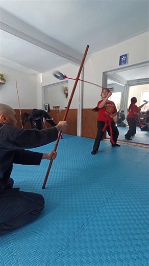 Bujinkan Shintoku Dojo on Instagram: "Entrenando una parte del arma Kyoketsu Shoge. Además este mes hemos estado practicando Nawajutsu (縄術) Técnica de cuerda / Hojōjutsu (捕縄術) Técnica de captura de cuerda. Artes Marciales Bujinkan en @shintokudojo Horarios: Martes 19:00 a 20:45 hrs. Jueves de 20:00 a 21:30 hrs. Sábados de 11:40 a 13:40 hrs. Niños Sábados de 10:30 a 11:30 hrs. Desde los 6 años de edad. #bujinkan #dojo #budo #taijutsu #ninpo #ninpotaijutsu #ninjutsu #jutsu #kihon #kata #budo #hojo