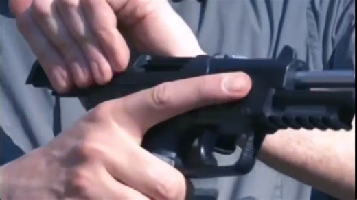 如何正确使用 FN 57手枪？