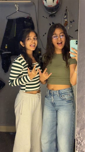 crochet on Instagram: "It’s your sign to start crocheting with your bestie 🤭 (Crochet, crocheting, plushy, crocheted flowers, yarn, floweres, friends, amigurumi, twins, turtle,keychains,friendscode, bouquet, sunflowers) #crochet #friends #reels"